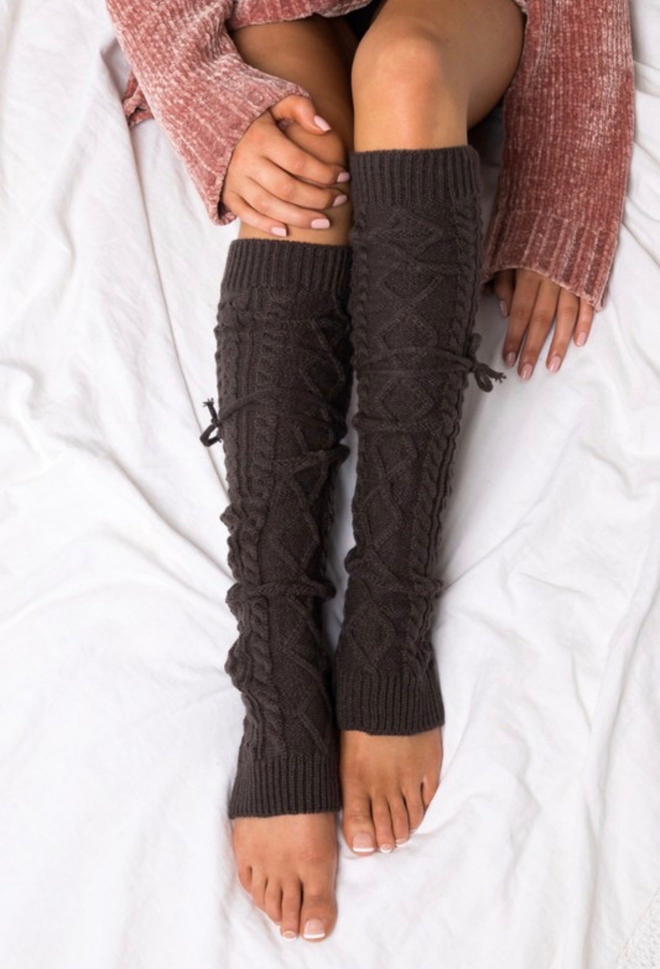 CHEE CABLE KNIT LEG WARMER