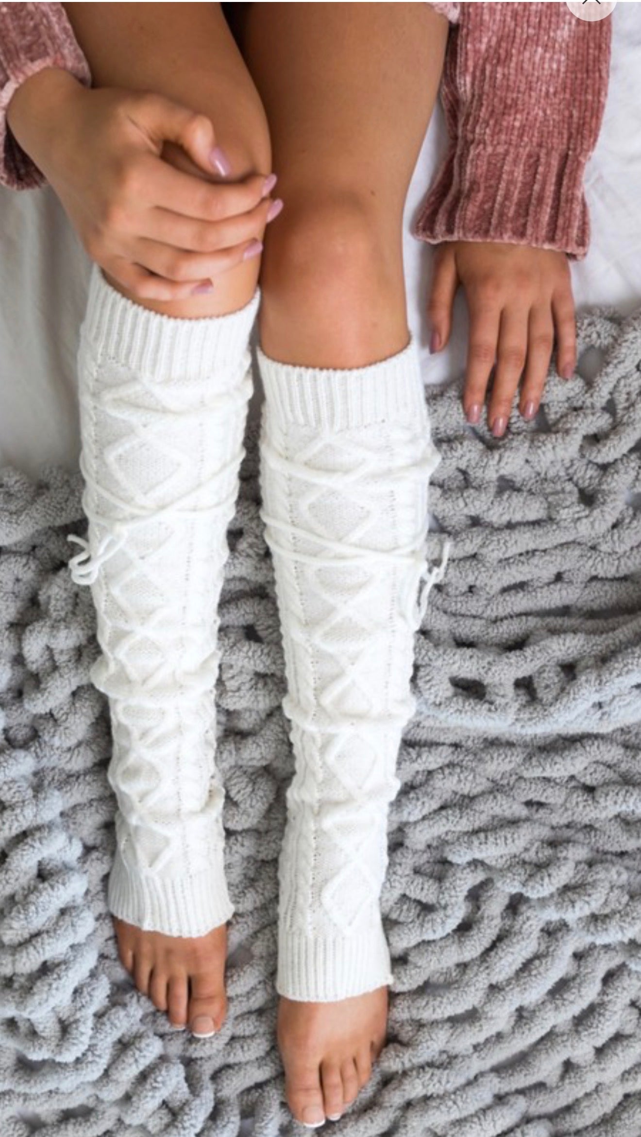 CHEE CABLE KNIT LEG WARMER