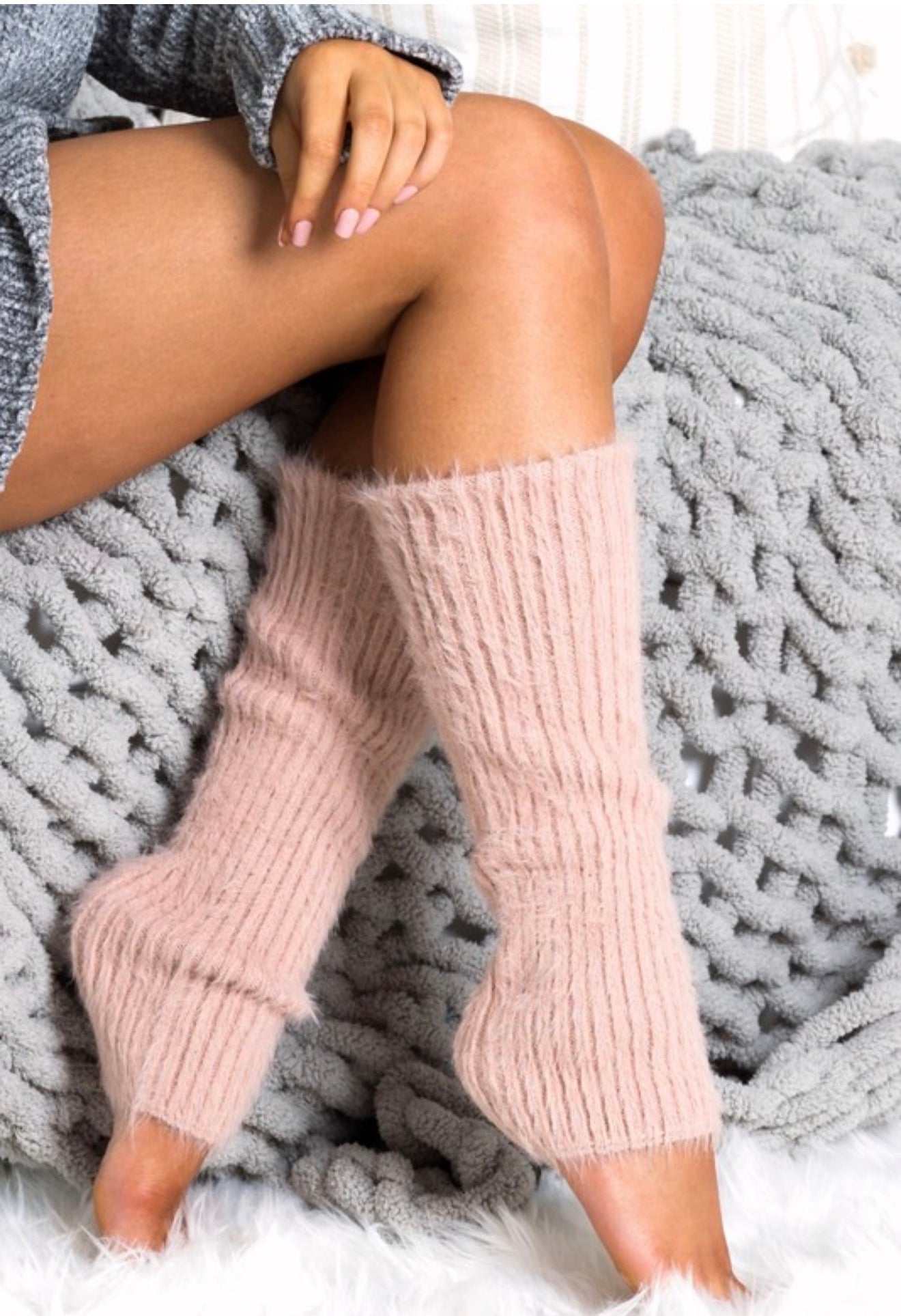 FEFE EYELASH LEG WARMERS