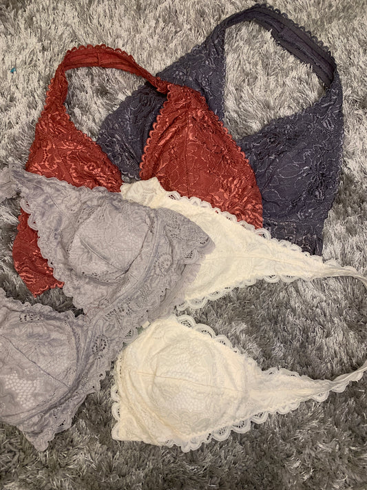 CHELSEY LACE BRALETTE